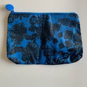🎀 3 for $10 IPSY Glam Makeup Blue Bag